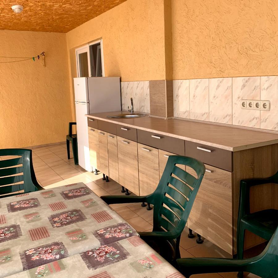 Guest House Santin Chornomorsk Exterior foto