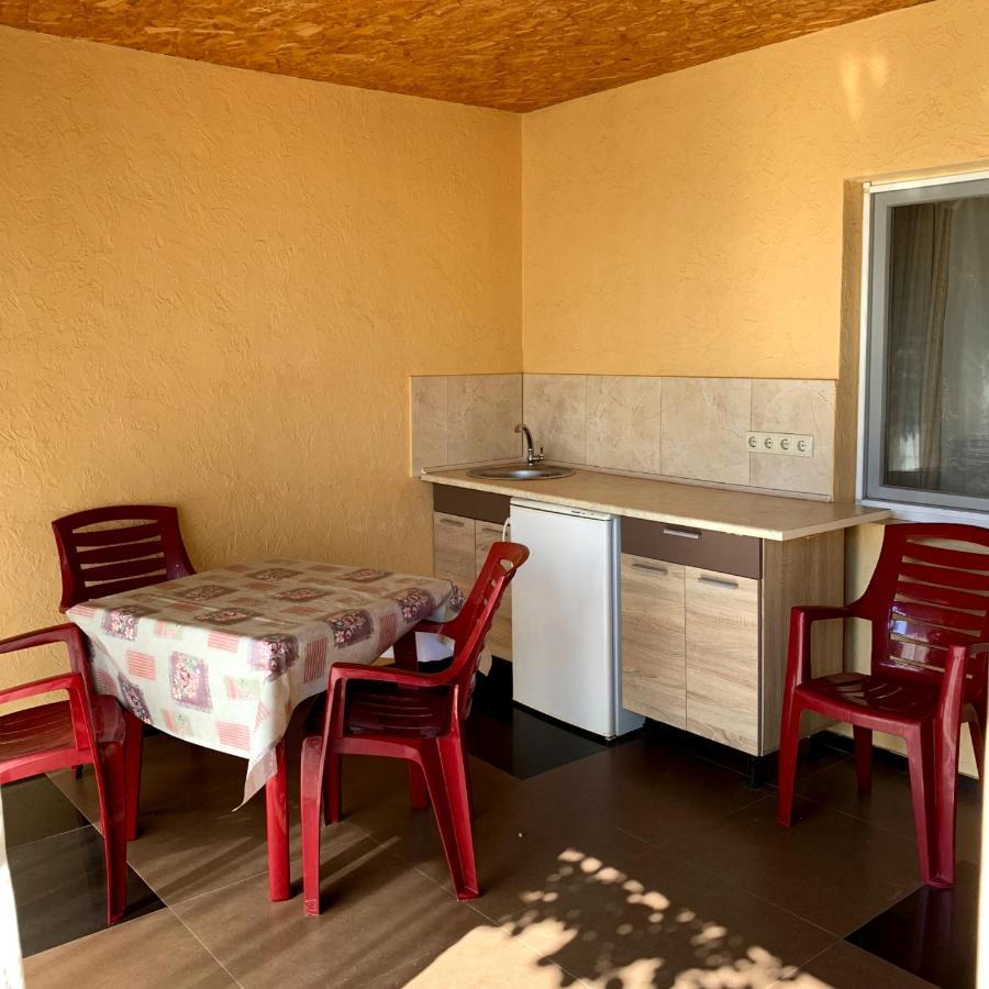 Guest House Santin Chornomorsk Exterior foto